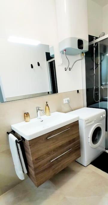 Apartment Enjoy - Bilocale A Santa Rita, Padua